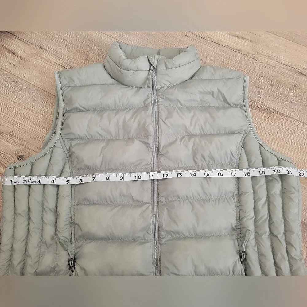 32 Degrees Women's Light Gray Puffer Vest - Picture 4 of 7